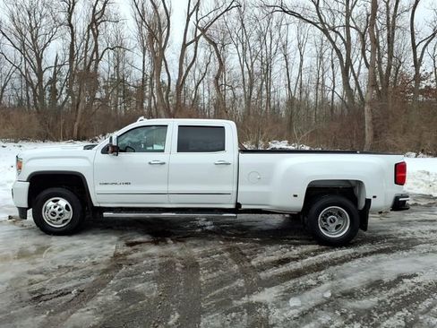 Used 2019 GMC Sierra 3500 Denali w/ Duramax Plus Package image 2