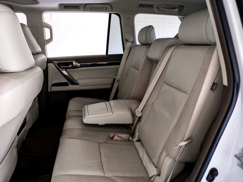 Used 2016 Lexus GX 460 w/ Premium Package AWD/4WD image 41