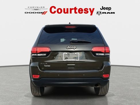 Used 2016 Jeep Grand Cherokee Laredo 75th Anniversary image 5