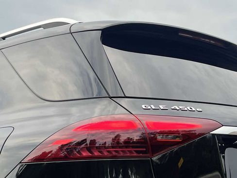 Certified 2025 Mercedes-Benz GLE 450e 4MATIC image 17