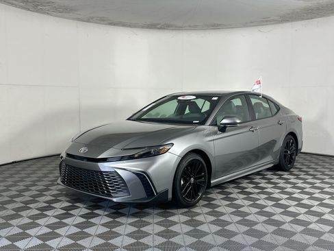 Certified 2026 Toyota Camry SE FWD image 7