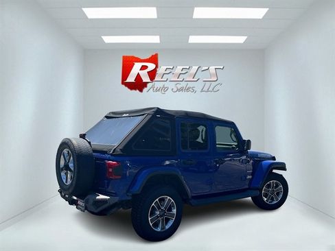 Used 2018 Jeep Wrangler Unlimited Sahara w/ Cold Weather Group AWD/4WD image 8