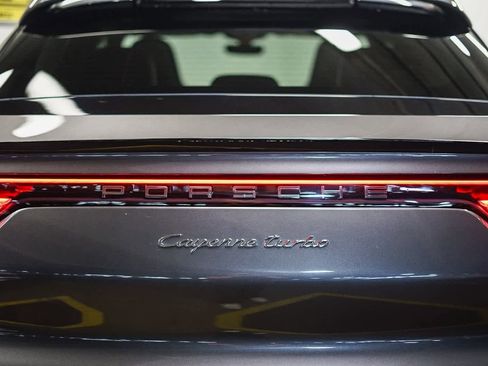 Used 2022 Porsche Cayenne Turbo image 11