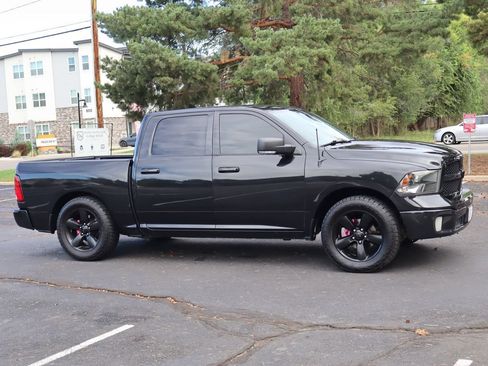 Used 2019 RAM 1500 Big Horn AWD/4WD image 2