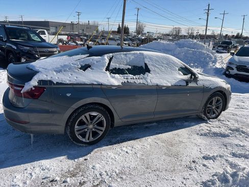 Used 2020 Volkswagen Jetta R-Line w/ R-Line Cold Weather Package image 5