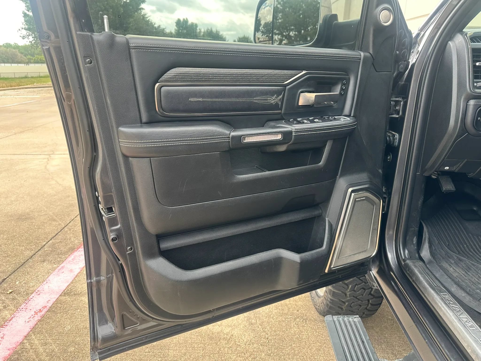Used 2019 RAM 3500 Limited AWD/4WD image 18