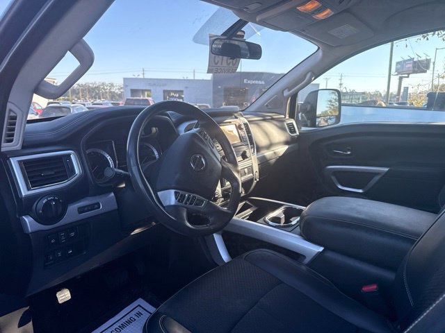 Used 2017 Nissan Titan PRO-4X AWD/4WD image 10