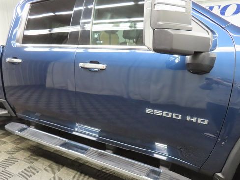 Used 2023 Chevrolet Silverado 2500 High Country w/ Z71 Off-Road Package image 34