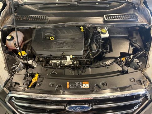 Used 2017 Ford Escape Titanium AWD/4WD image 21