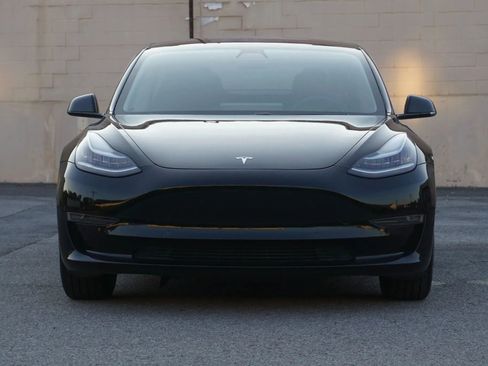 Used 2018 Tesla Model 3 Long Range image 2