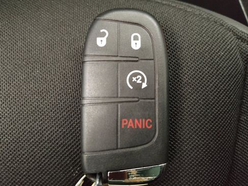 Used 2020 Jeep Renegade Trailhawk w/ Cold Weather Group image 32