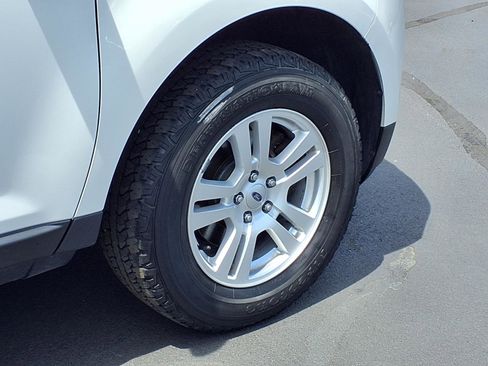 Used 2013 Ford Edge SE FWD image 20