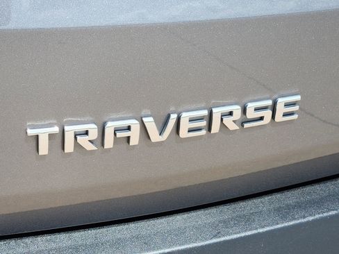 Used 2020 Chevrolet Traverse LT FWD image 12