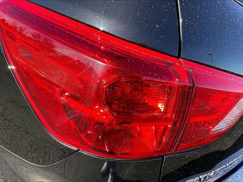 Used 2018 Nissan Pathfinder Platinum w/ Cargo Package image 25