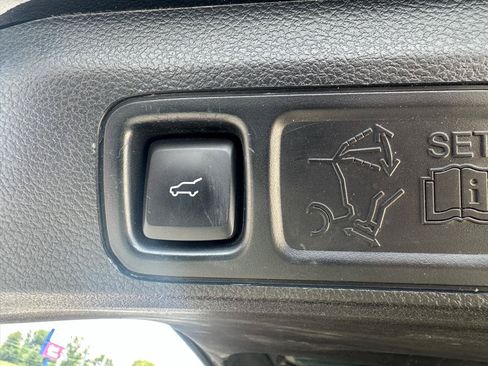 Used 2020 Ford Expedition XLT w/ Equipment Group 202A RWD image 50