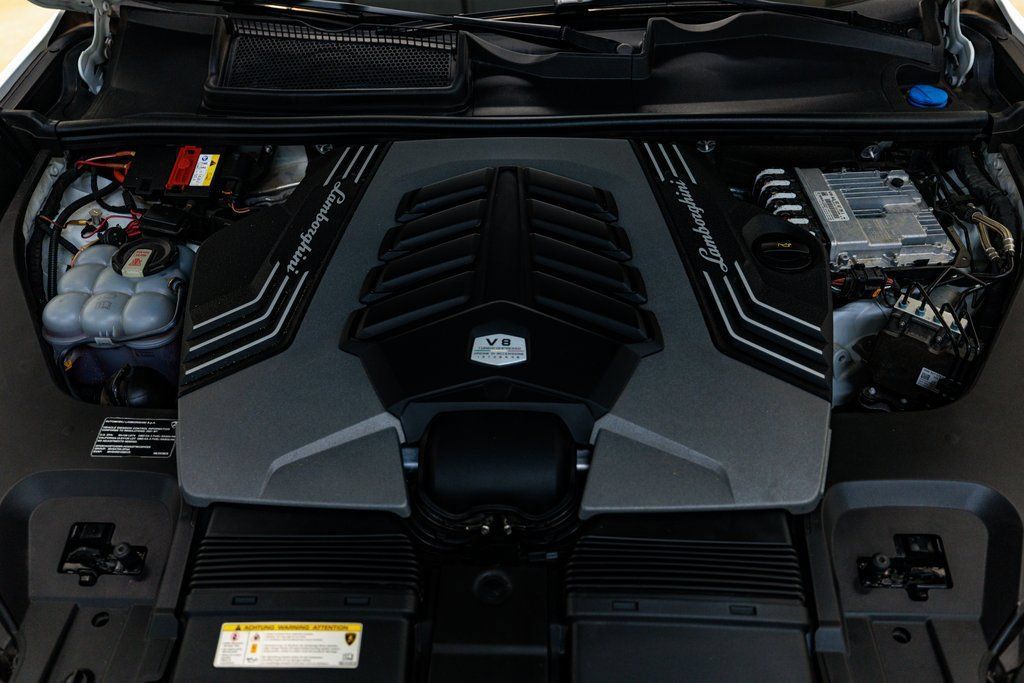 Used 2021 Lamborghini Urus AWD/4WD image 37