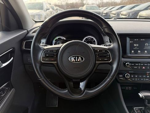 Used 2018 Kia Niro EX image 27
