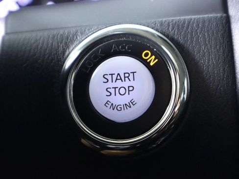 Used 2021 Nissan Armada SV image 25