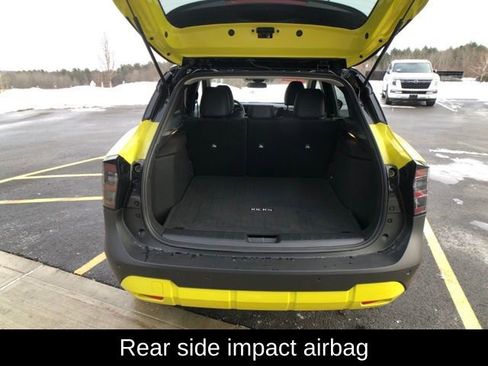 Certified 2025 Nissan Kicks SR image 25