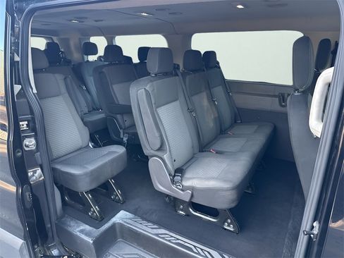 Used 2022 Ford Transit 350 XLT image 38