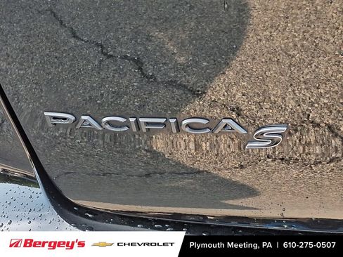 Used 2026 Chrysler Pacifica Limited w/ S Appearance Package FWD image 33