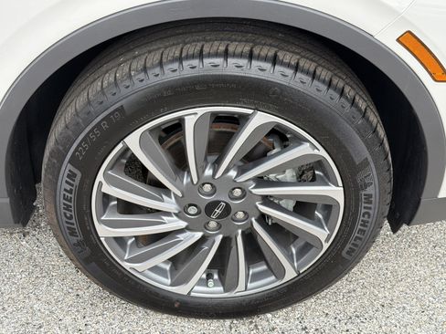 Certified 2023 Lincoln Corsair Reserve FWD image 9