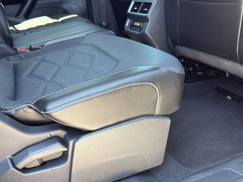 Used 2024 Volkswagen Atlas SE FWD image 27