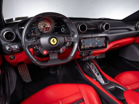 Used 2019 Ferrari Portofino RWD image 5