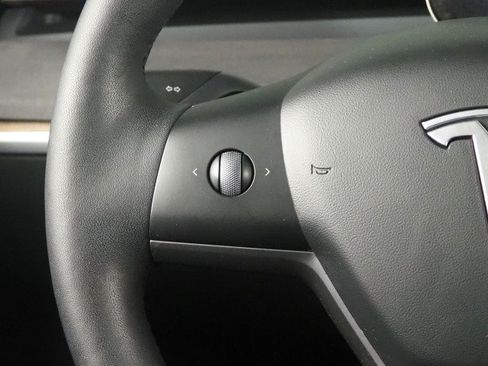 Used 2021 Tesla Model Y Long Range AWD/4WD image 20