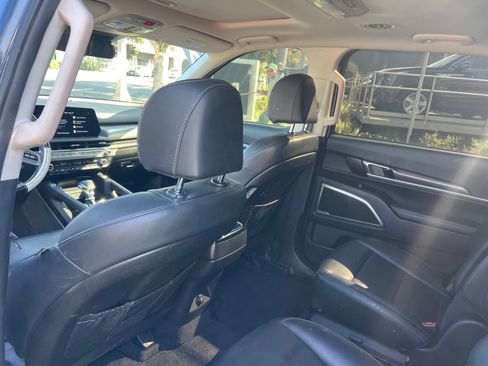 Certified 2024 Kia Telluride S w/ S Sunroof Package FWD image 21