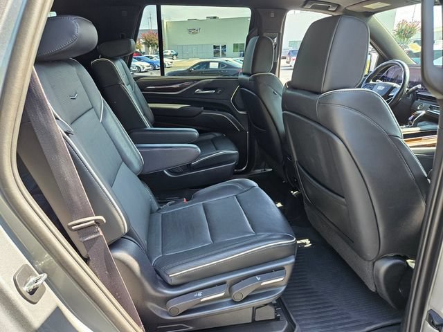 Used 2023 Cadillac Escalade Premium Luxury AWD/4WD image 19