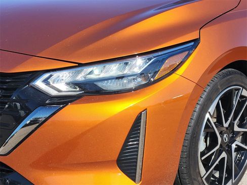 Used 2024 Nissan Sentra SR image 5