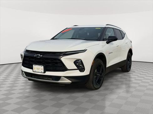 Used 2023 Chevrolet Blazer LT w/ Convenience Package image 3