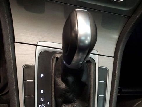 Used 2015 Volkswagen Golf S w/ Lighting Package image 25