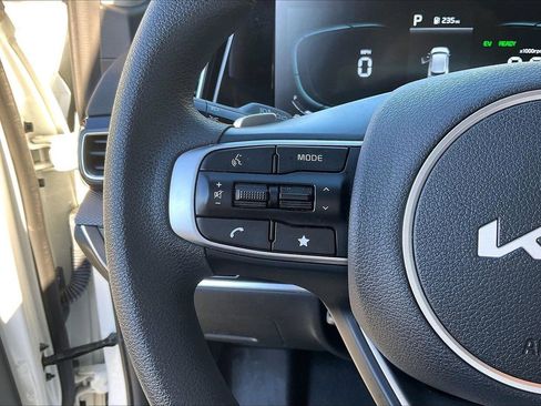 Used 2025 Kia Sportage LX image 26