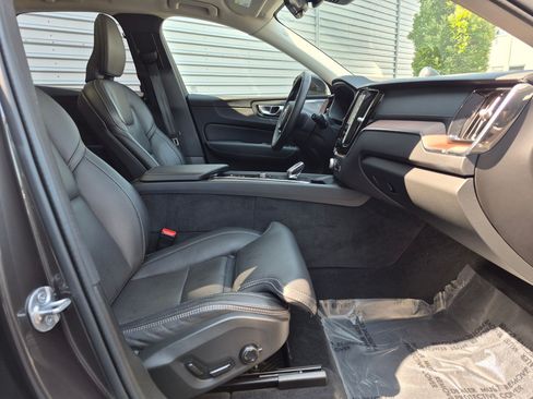Used 2024 Volvo XC60 T8 Ultimate w/ Protection Package Premier AWD/4WD image 29
