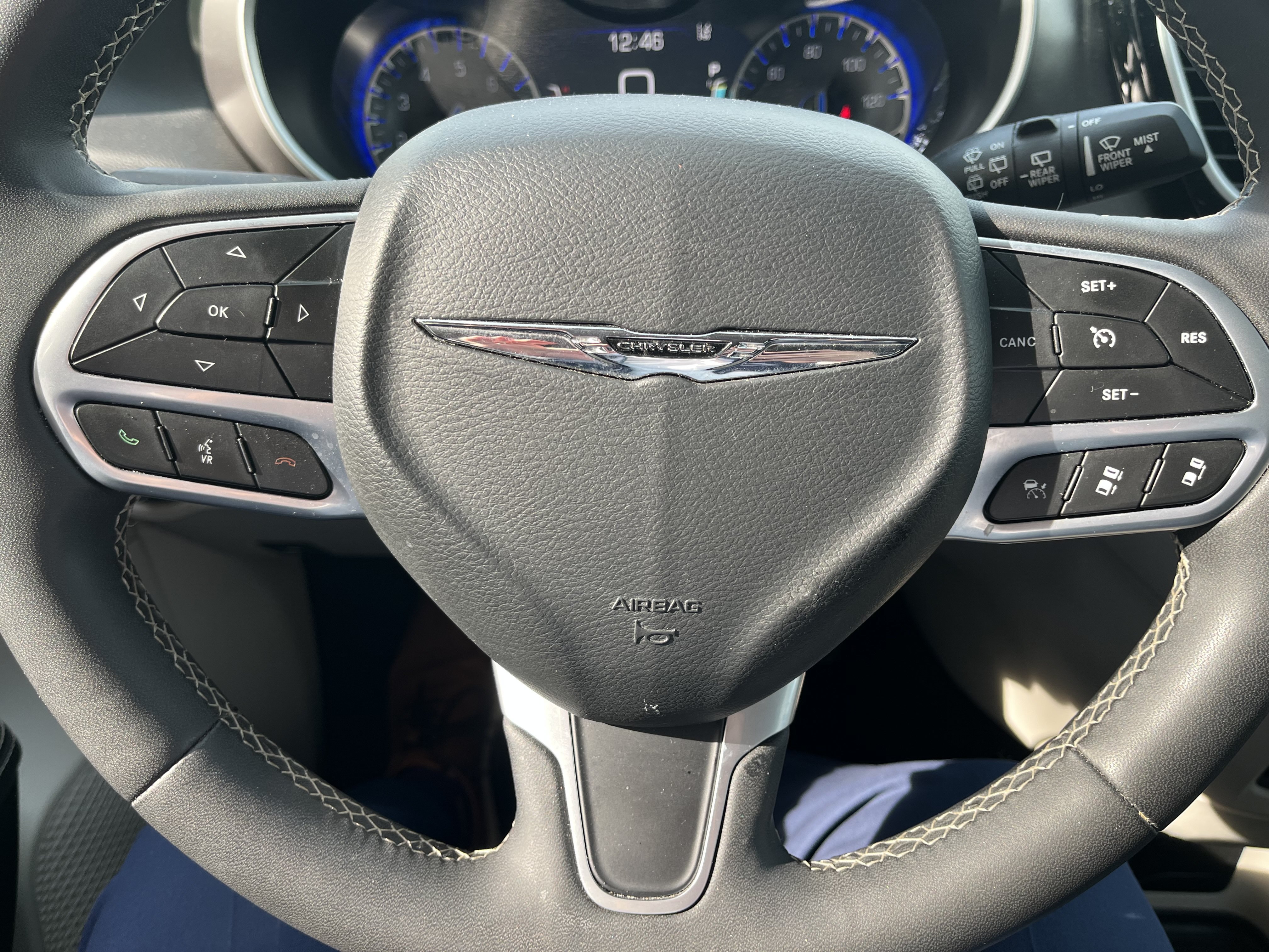 Used 2024 Chrysler Pacifica Touring-L FWD image 16