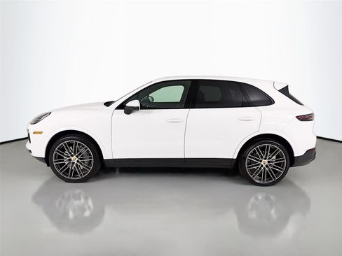 Certified 2023 Porsche Cayenne image 2