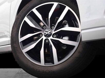 New 2025 Volkswagen Jetta SE