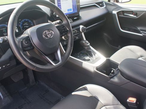 Used 2023 Toyota RAV4 XSE AWD/4WD image 14