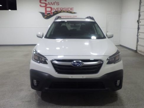 Used 2022 Subaru Outback Premium AWD/4WD image 6