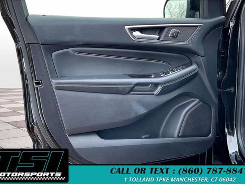 Used 2017 Ford Edge Titanium w/ Equipment Group 301A image 22