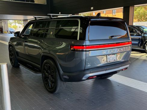 Used 2024 Rivian R1S Adventure Dual AWD/4WD image 2