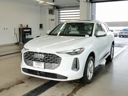 New 2025 Audi Q5 Premium image 3