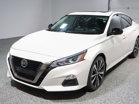 Used 2021 Nissan Altima 2.5 SR w/ SR Premium Package FWD image 30