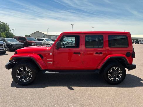Used 2024 Jeep Wrangler Unlimited Sahara w/ Safety Group AWD/4WD image 36