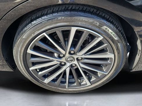 Used 2024 Lexus ES 350 w/ Premium Package FWD image 8