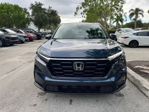 Used 2025 Honda CR-V EX image 2