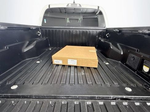 Certified 2022 Toyota Tacoma TRD Off-Road w/ Technology Package RWD image 25