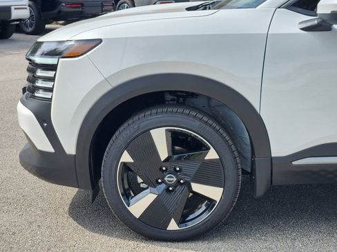 New 2025 Nissan Kicks SR image 5